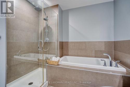 313 - 260 Villagewalk Boulevard, London North, ON - Indoor Photo Showing Bathroom