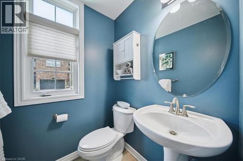 105 Oakhaven Place, Ancaster, ON - Indoor Photo Showing Bathroom