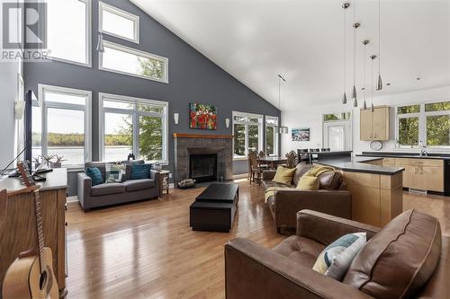 171 River Rd, Sault Ste. Marie, ON - Indoor Photo Showing Living Room With Fireplace