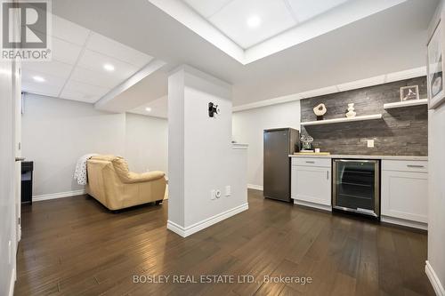 57 Candlebrook Drive, Whitby, ON - Indoor Photo Showing Kitchen