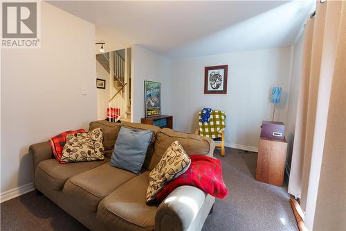 2365 Grenoble Unit# 29, Sudbury, ON - Indoor Photo Showing Living Room