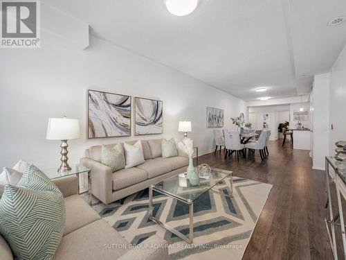 101 - 9589 Keele Street, Vaughan, ON - Indoor Photo Showing Living Room