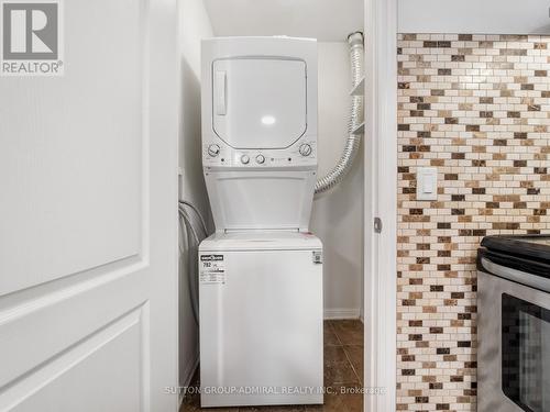 101 - 9589 Keele Street, Vaughan, ON - Indoor Photo Showing Laundry Room