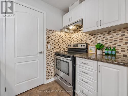 101 - 9589 Keele Street, Vaughan, ON - Indoor Photo Showing Kitchen