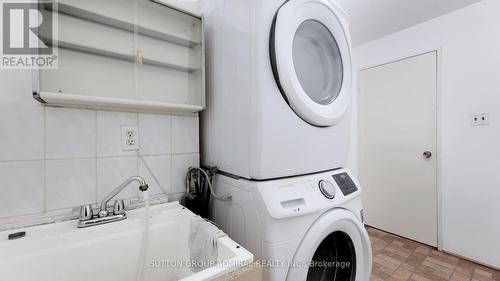 901 - 80 Inverlochy Boulevard, Markham, ON - Indoor Photo Showing Laundry Room