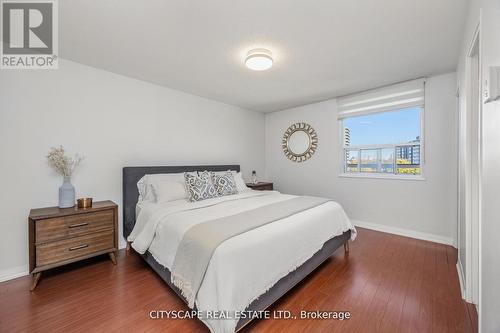 810 - 1 Royal Orchard Blv Boulevard, Markham, ON - Indoor Photo Showing Bedroom