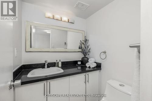 810 - 1 Royal Orchard Blv Boulevard, Markham, ON - Indoor Photo Showing Bathroom