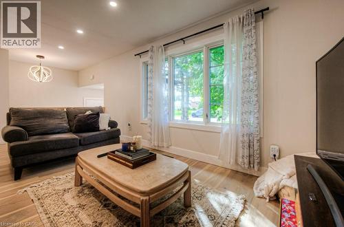23 Carberry Road, Erin, ON - Indoor Photo Showing Living Room