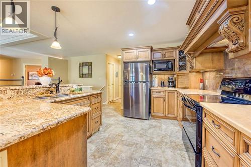 216 Gemstone Court, Sarnia, ON - Indoor Photo Showing Kitchen