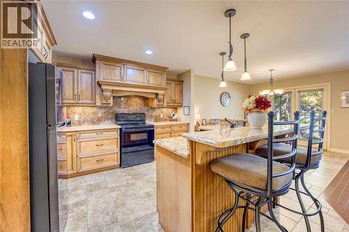 216 Gemstone Court, Sarnia, ON - Indoor