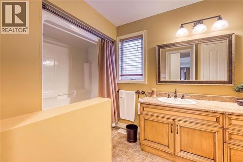 216 Gemstone Court, Sarnia, ON - Indoor Photo Showing Bathroom