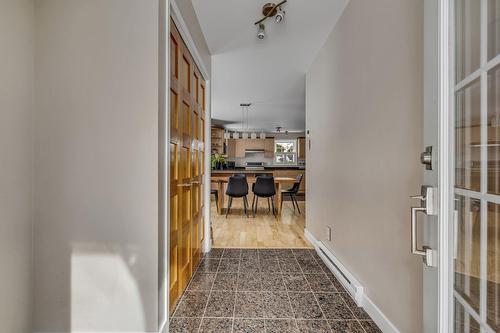 Hall d'entrée/Vestibule - 434 Rue Simonne-Monet-Chartrand, Lévis (Les Chutes-De-La-Chaudière-Ouest), QC - Indoor Photo Showing Other Room