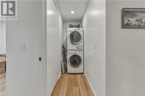 39 Copper Street, Sudbury, ON - Indoor Photo Showing Laundry Room