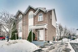 16 Av. de la Citadelle  Gatineau (Hull), QC J8Z 3K5