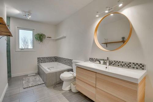 Salle de bains - 16 Av. De La Citadelle, Gatineau (Hull), QC - Indoor Photo Showing Bathroom