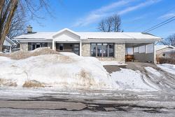 6820 Av. Poirier  Québec (Charlesbourg), QC G1H 5W8