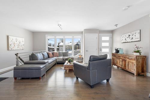 Salon - 6820 Av. Poirier, Québec (Charlesbourg), QC - Indoor Photo Showing Living Room
