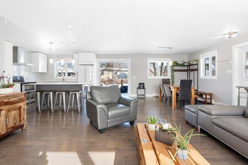 Salon - 6820 Av. Poirier, Québec (Charlesbourg), QC - Indoor Photo Showing Living Room