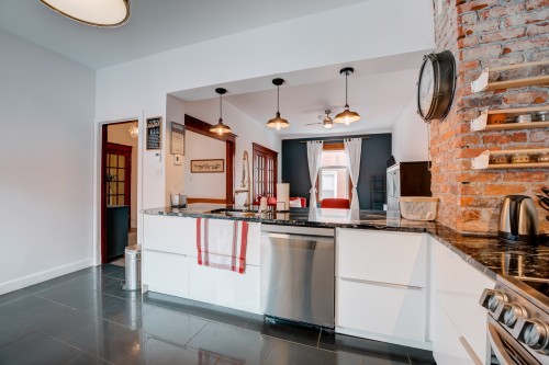 Kitchen - 1411 Boul. Pie-Ix, Montréal (Mercier/Hochelaga-Maisonneuve), QC - Indoor Photo Showing Kitchen