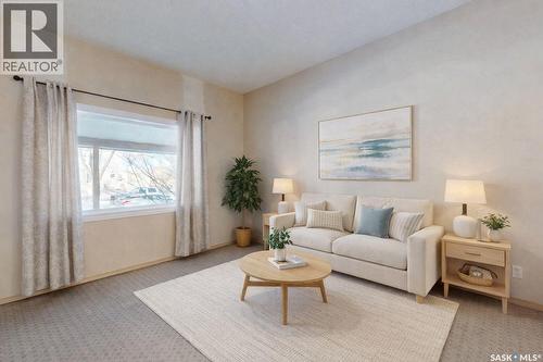 1007 Garnet Street, Regina, SK - Indoor Photo Showing Living Room