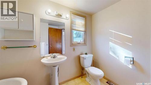 1007 Garnet Street, Regina, SK - Indoor Photo Showing Bathroom