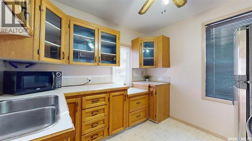 1007 Garnet Street, Regina, SK - Indoor Photo Showing Kitchen With Double Sink