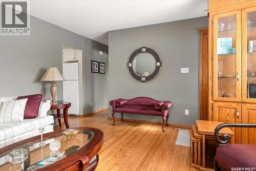 1514 8Th Avenue N, Regina, SK - Indoor Photo Showing Living Room
