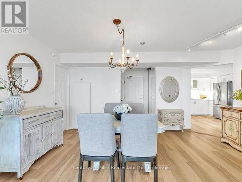 1009 - 5090 Pinedale Avenue, Burlington (Appleby), ON - Indoor Photo Showing Dining Room