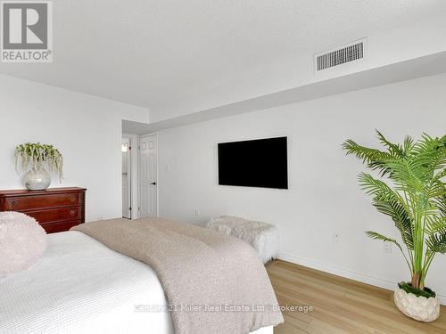 1009 - 5090 Pinedale Avenue, Burlington (Appleby), ON - Indoor Photo Showing Bedroom