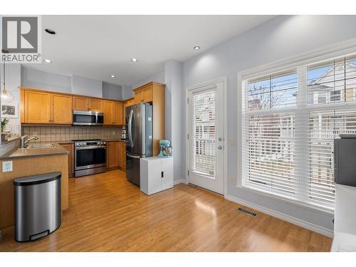 380 Providence Avenue Unit# 6, Kelowna, BC - Indoor Photo Showing Kitchen With Stainless Steel Kitchen
