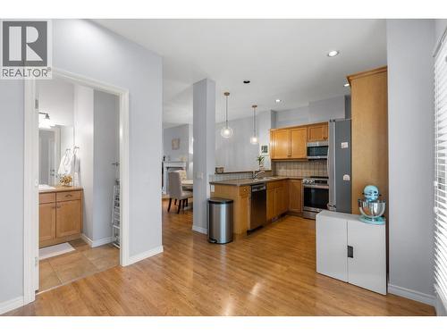 380 Providence Avenue Unit# 6, Kelowna, BC - Indoor Photo Showing Kitchen