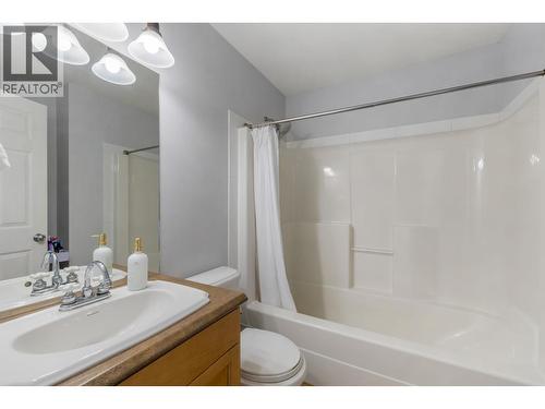 380 Providence Avenue Unit# 6, Kelowna, BC - Indoor Photo Showing Bathroom