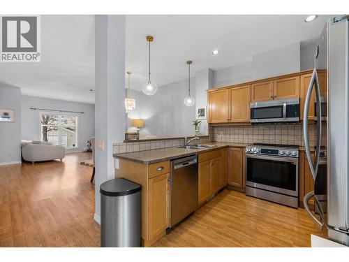 380 Providence Avenue Unit# 6, Kelowna, BC - Indoor Photo Showing Kitchen With Stainless Steel Kitchen With Double Sink