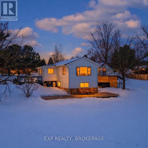 38 Rebecca Lane, Westport, ON - Outdoor