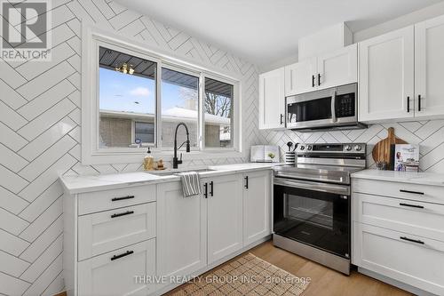 170 Pawnee Road, London East (East D), ON - Indoor Photo Showing Kitchen