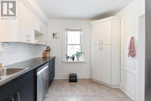 90 Locust Street, St. Thomas, ON - Indoor Photo Showing Kitchen