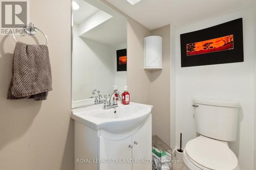 90 Locust Street, St. Thomas, ON - Indoor Photo Showing Bathroom