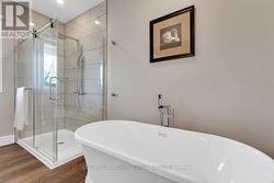 Ensuite soaker tub, shower body spray & rainhead - 