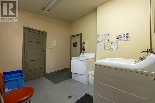 302 Cedar Street, Sudbury, ON - Indoor Photo Showing Laundry Room