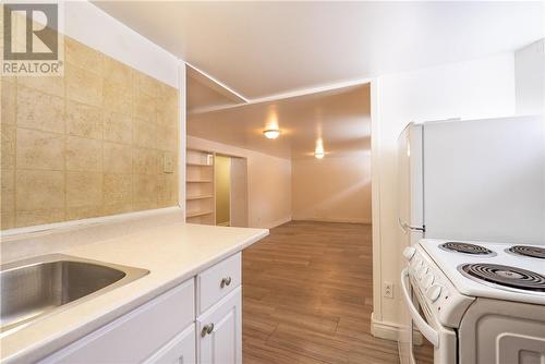 302 Cedar Street, Sudbury, ON - Indoor Photo Showing Laundry Room