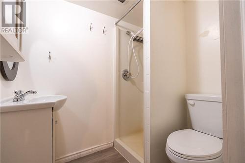 302 Cedar Street, Sudbury, ON - Indoor Photo Showing Bathroom