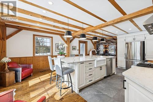 3125 Torwood Drive, Ottawa, ON - Indoor Photo Showing Kitchen With Upgraded Kitchen