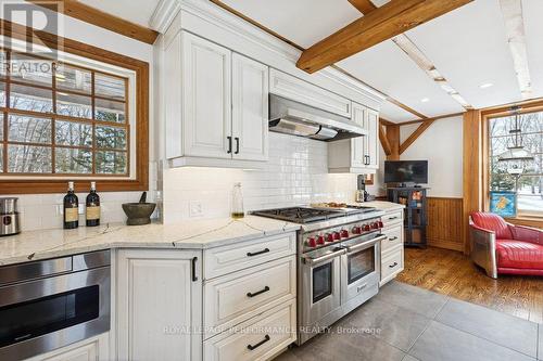 3125 Torwood Drive, Ottawa, ON - Indoor Photo Showing Kitchen With Upgraded Kitchen