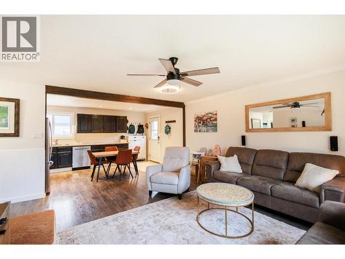 4638 Graham Avenue, Terrace, BC - Indoor Photo Showing Living Room
