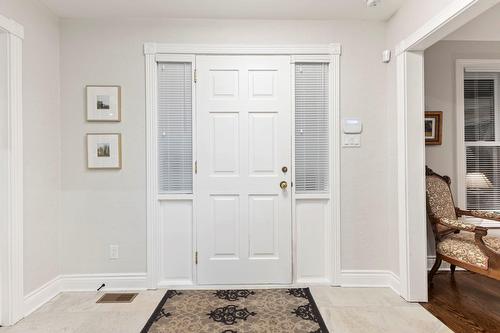 Exterior entrance - 692 Rue Main, Hudson, QC - Indoor Photo Showing Other Room