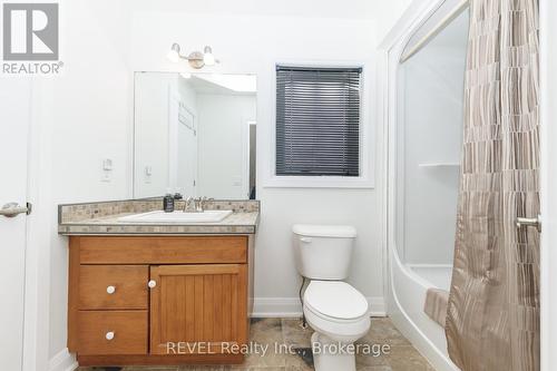 Upper Bath - 1452 Allanport Road, Thorold (Port Robinson), ON - Indoor Photo Showing Bathroom