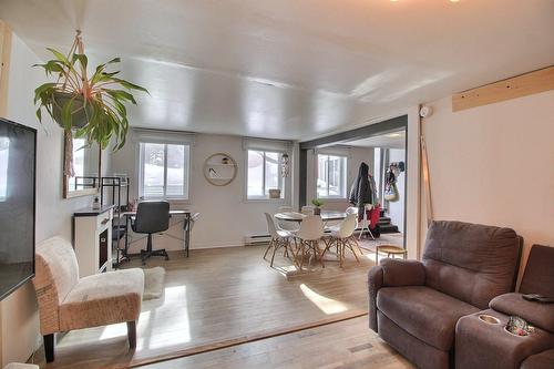 Vue d'ensemble - 810  - 814 Rue De L'Harricana, Malartic, QC - Indoor Photo Showing Living Room