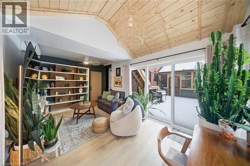 37 Elm Street, Brantford, ON - Indoor