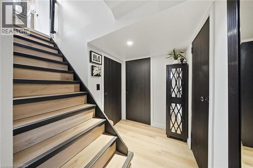 37 Elm Street, Brantford, ON - Indoor Photo Showing Other Room