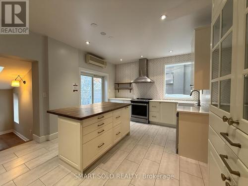 555 Markham Street, Toronto, ON - Indoor Photo Showing Kitchen